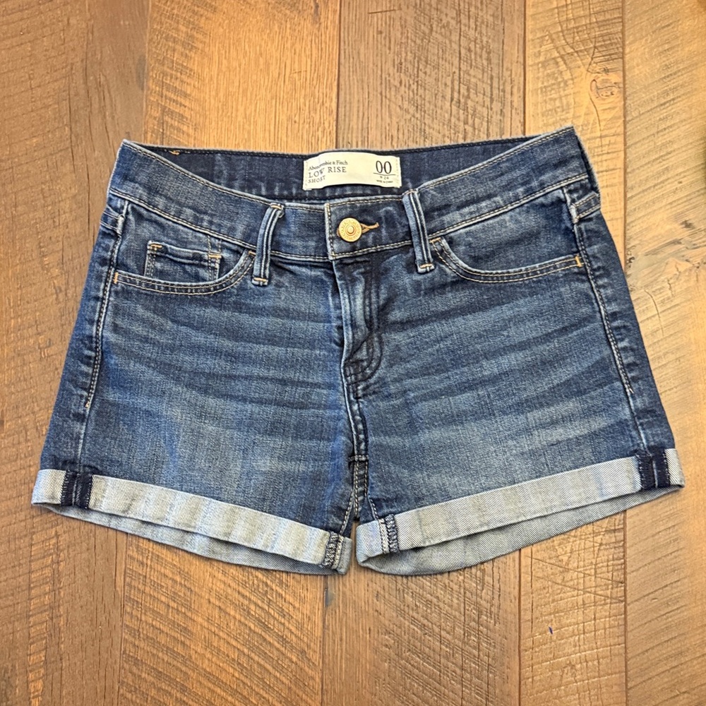 Vintage Y2K Low Rise Abercrombie & Fitch shorts Size 00